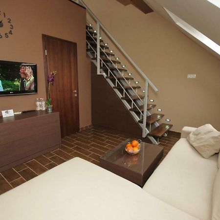 Royal Residence Apartments Gyula Bagian luar foto