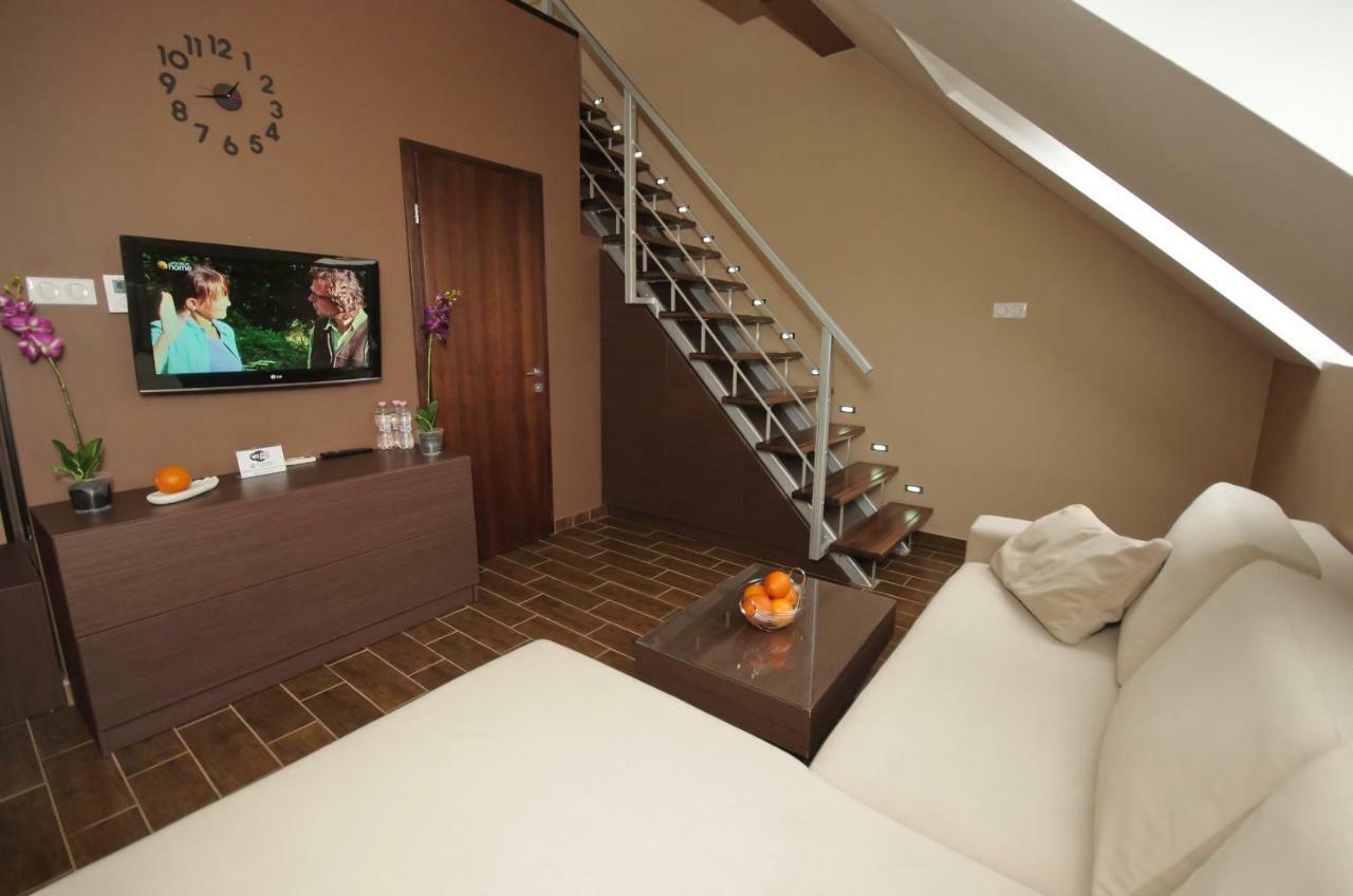 Royal Residence Apartments Gyula Bagian luar foto