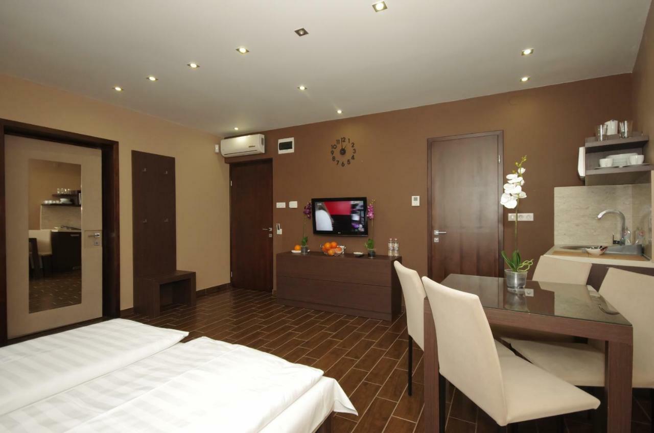 Royal Residence Apartments Gyula Bagian luar foto