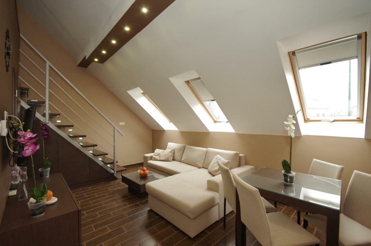 Royal Residence Apartments Gyula Bagian luar foto