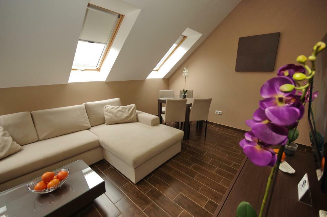 Royal Residence Apartments Gyula Bagian luar foto